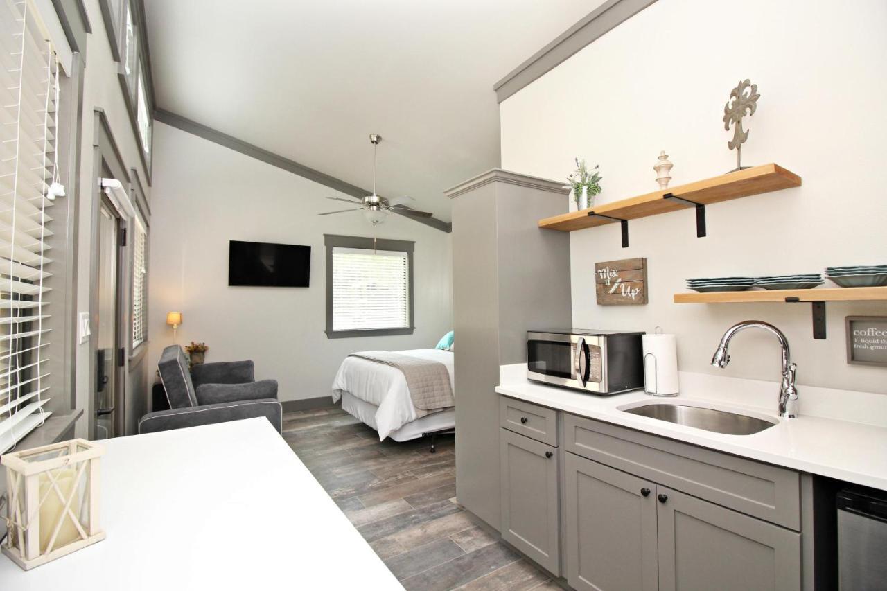 Green Acres Cottages - New Braunfels Suite Вімберлі Екстер'єр фото